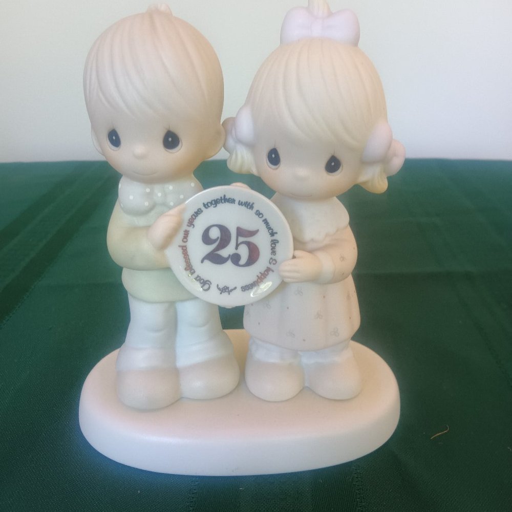 PRECIOUS MOMENT 25 ANNIVERSARY FIGURIN